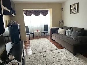 Apartament 3 camere de vanzare