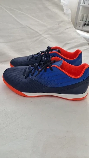 Încălțări sport, Kipsta pt teren sintetic, marime 38