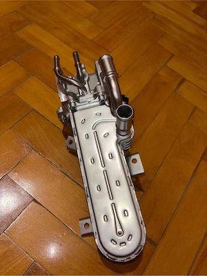 Vând răcitor de gaze passat b6