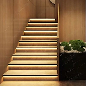 Lumina led pe senzor cu aprindere secventiala