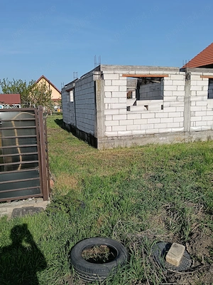 teren cu casa de vanzare - imagine 2