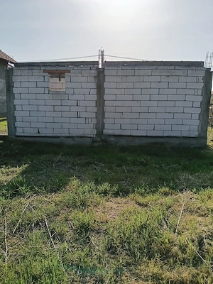 teren cu casa de vanzare