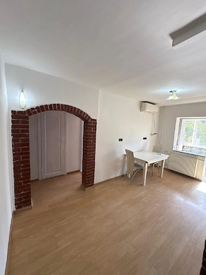 Proprietar   apartament 2 camere decomandat, etaj 2, lângă Shopping City Timișoara | Mutare imediată - imagine 2