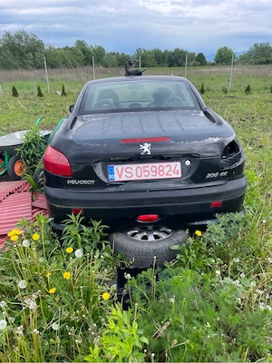Dezmembrez Peugeot 206cc - imagine 2
