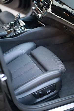 BMW Seria 5 520d xDrive - imagine 9