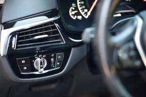 BMW Seria 5 520d xDrive - imagine 10