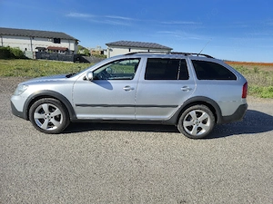 Skoda Octavia Scout 4x4 1.8 TSI 2010 Euro 5 - imagine 8
