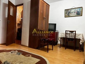 Apartament 2 camere - Sector 4 - 700m Metrou Ap. Patriei - imagine 3