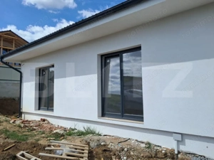 Locuință modernă în Livezeni, compartimentare eficientă, teren 700 mp