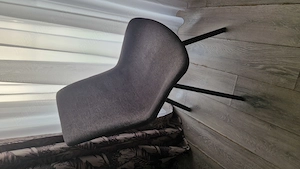 Vând doua scaune rotative