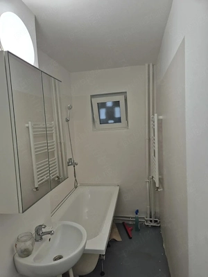 Apartament 2 camere la parter  inalt cu balcon zona Circumvalatiunii Dacia centrala proprie - imagine 8