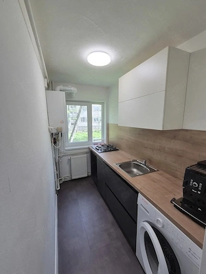 Apartament 2 camere la parter  inalt cu balcon zona Circumvalatiunii Dacia centrala proprie