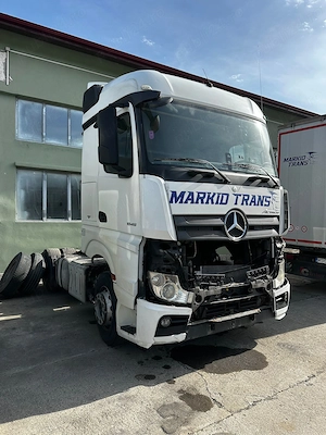 Dezmembrez 2 camioane Mercedes Actros 2015 - imagine 2