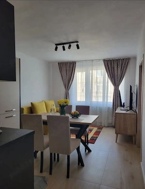 Apartament 3 camere de închiriat   Decebal nr. 26   zonă centrală   ideal pentru persoane serioase
