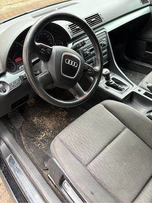 dezmembrez a4 b7 diesel 