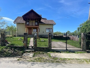 Proprietate completă: casă + teren 9.000 mp   Cârligei,Gorj