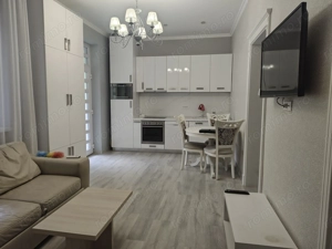 Apartament 3 camere la casa ,ultracentral, 550 E neg. Comision 50% - imagine 2