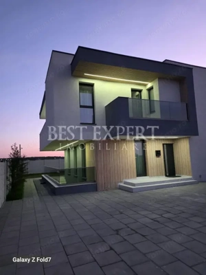 Casă Lux, finalizată, 3 locuri de parcare, panouri fotovoltaice și pompă caldura