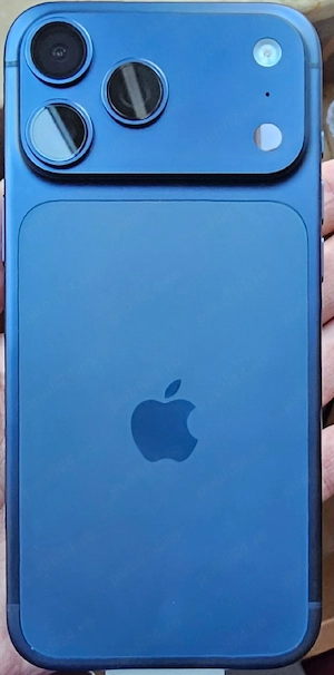 iPhone 17 Pro Max 2TB Deep Blue, nou, sigilat și neactivat.