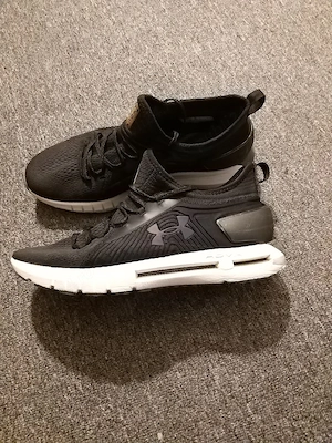 adidași bărbați NR 45 ( nu trimit prin curier sau poștă 
