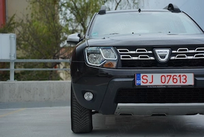 1  1  4  0  0  0   km  dacia duster echipare top prestige  - imagine 3