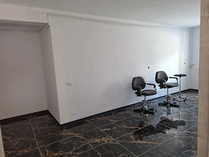 Vând Apartament   sau spațiu comercial  41 mp Florești strada stejarului Nr 40   - imagine 2