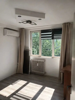 De vanzare Apartament  3 camere Pacii - imagine 4