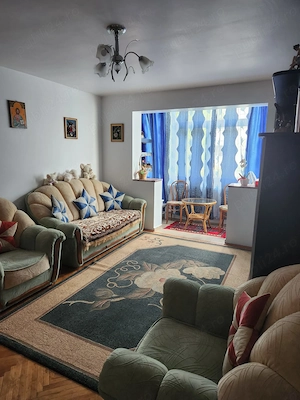 Apartament 2 camere de vanzare, zonă de sus   Onești - imagine 3