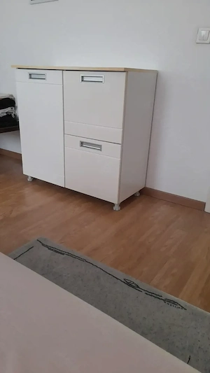 Vind comoda living sau dormitor. 