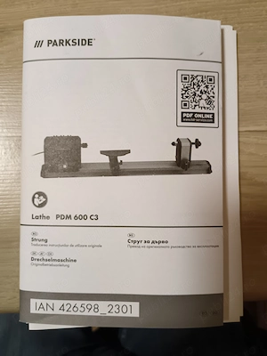 Strung de lemn de vânzare.