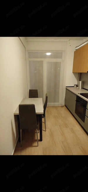 Vand apartament 2 camere Roman