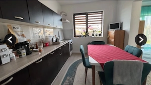 Proprietar ofer spre vanzare jumate de duplex cu 5 camere în SĂCĂLAZ 