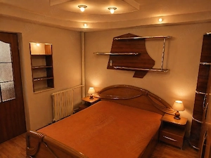 Vând apartament decomandat 2 camere 54,3 m , zona Linzz, et. 2, loc parcare, preț negociabil