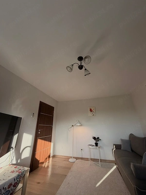 Apartament cu 3 camere -str. Badea Cartan cu vedere la Sala Polivalenta - imagine 3