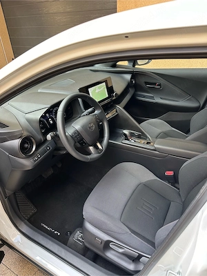 Toyota C-HR 2.0L HEV 197cp FWD Dynamic - imagine 5