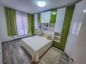 Apartament 2 camere decomandat de închiriat, loc de parcare