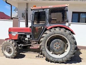 Vând tractor - Case International 