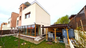 Vila 4 camere Premium Miroslava - Terasa panoramica - imagine 10