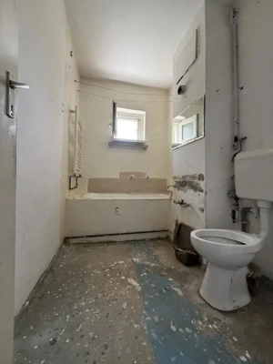 Apartament cu 2 camere, 52 mp + balcon, etaj 4/5 - Ideal pentru investitie  - imagine 4