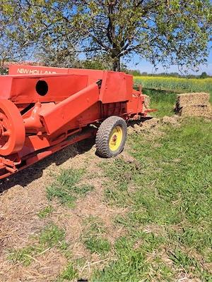 Presa de balotat New Holland  - imagine 5