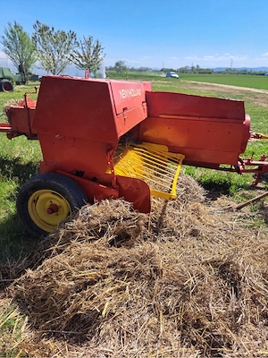 Presa de balotat New Holland  - imagine 2