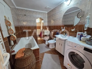 Casa individuala de vanzare 3 camere curte si gradina Beclean - imagine 13