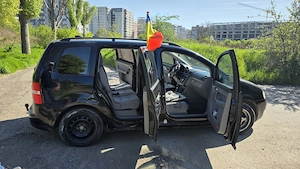  Volkswagen Touran - imagine 3