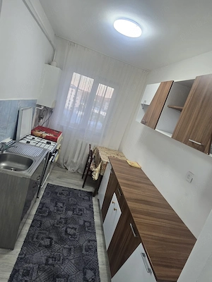 Închiriez apartament 2 camere decomandate 