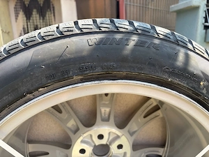 Vand roti pentru Tesla Y echipate cu anvelope de iarna