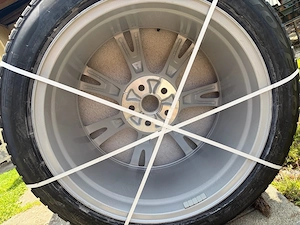 Vand roti pentru Tesla Y echipate cu anvelope de iarna - imagine 2