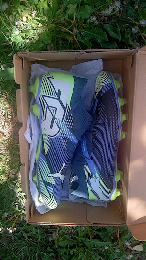 Ghete de fotbal, Puna future 7 pro FG AG 