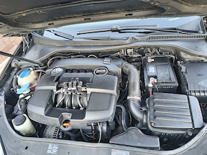 Proprietar,vând wv golf 5,benzina 1,6 instalație gaz ,2006 fab,preț 2550 euro ușor negociabil! - imagine 5