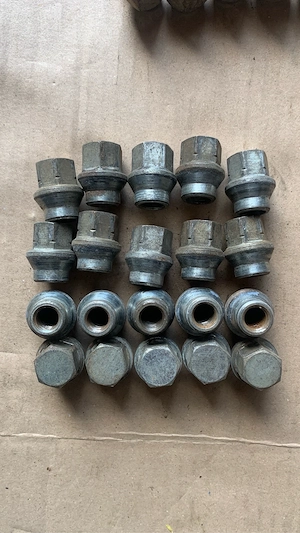 set piulite roata feroza - imagine 4