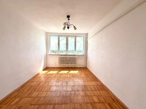Apartament decomandat cu 3 camere | Calea Sagului